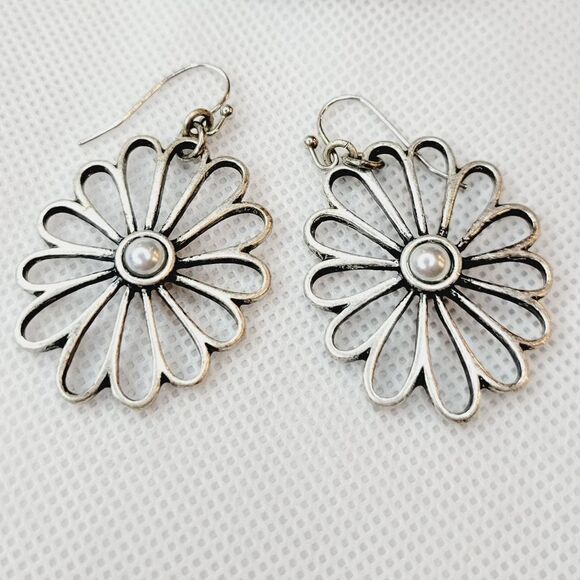 Lia Sophia  Silver Tone with Pearl Floral Earrings - Picture 5 of 7